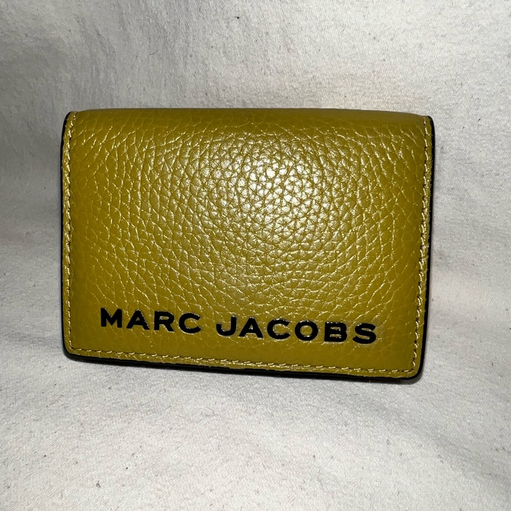 Marc Jacobs Two Tone Pebbled Leather button Wallet
